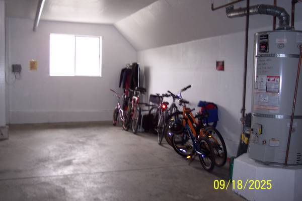 $350 A garage parking space for rent in Outer Sunset Areas (sunset / parkside)63790096569219121