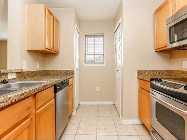 $1,425 / 2br - 857ft2 - MELBOURNE FL, Parque para perros junto a la comunidad, 2/BD (3502 D'AVINCI WAY, MELBOURNE, FL)63823720542083124