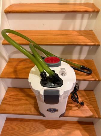 Aquatop CF500-UV with UV light canister filter 1
