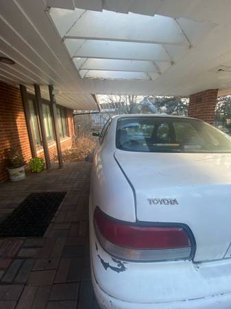 RELIABLE TOYOTA AVALON XL 1996 Bench Seats Automatic 180K - $2,300 (WILMETTE)63618869515905121
