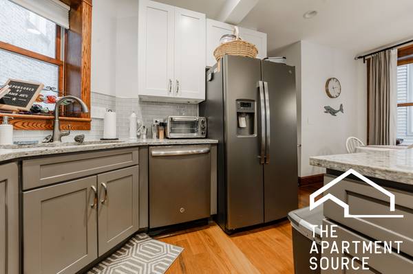 $6,400 / 4br - PRIME Lakeview 4 Bed! 3000 SQ FT Lux Apartment! Must See! (Lincoln Park)63899122336770121