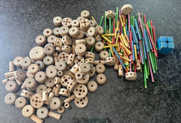 VINTAGE TINKER TOYS 1