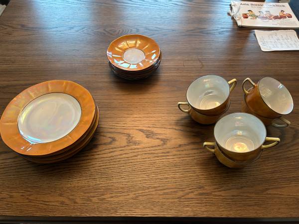 Vintage Czechoslovakian 6-pc China Tea Set 1