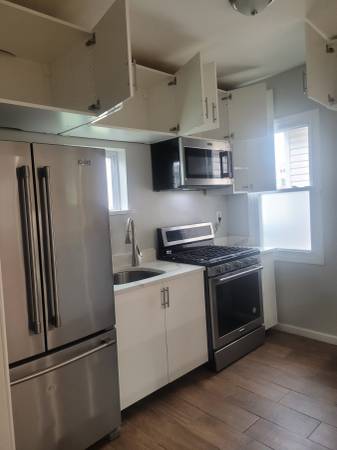 $2,200 / 2br - 520ft2 - Cozy Staten island house for rent (Rosebank)63912044537475124