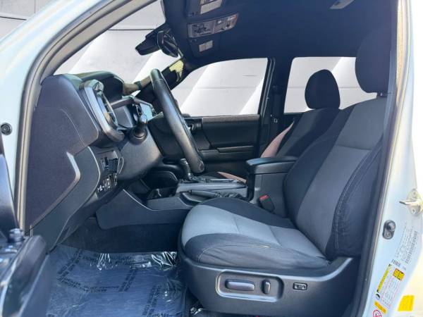 2020 Toyota Tacoma Double Cab - Photo 9