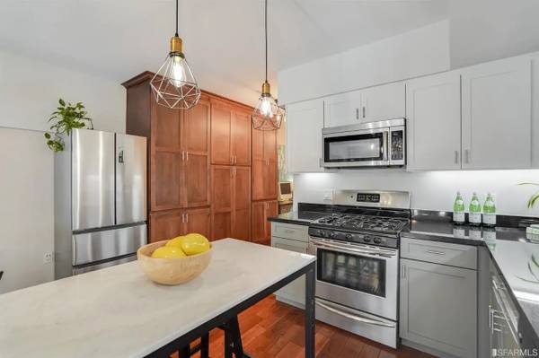 $3,450 / 2br - 1203ft2 - Modern 2 Bed, 2 Bath Condo in the Heart of Uptown Oakland (oakland downtown)64030488242947124