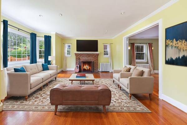 Beautiful single family house in desirable Chevy Chase, DC 1