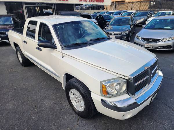 2005 Dodge Dakota Quad Cab Laramie - $7,995 (Valle de Mission - Importaciones de Autos Prime)63440881391617123