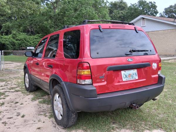 2002 Ford Escape Sport $3000 or best - $3,000 (Pace)63611906771585124