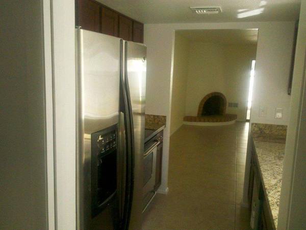 $1,795 / 3br - 1194ft2 - 1002 E Cheryl Dr (Phoenix)63623896384259122