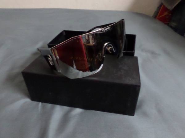 New Versace Oversized Silver Frame & Lens Sunglasses, unisex 1