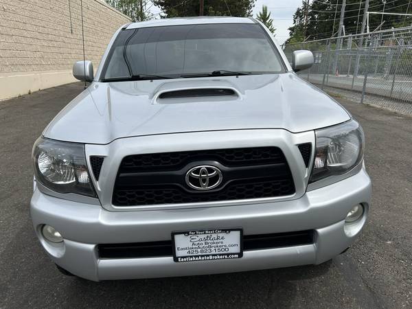 2011 Toyota Tacoma Double Cab SR5 TRD Sport 4WD V6 --Auto, Clean title - $23,950 (kirkland)63613916609923121