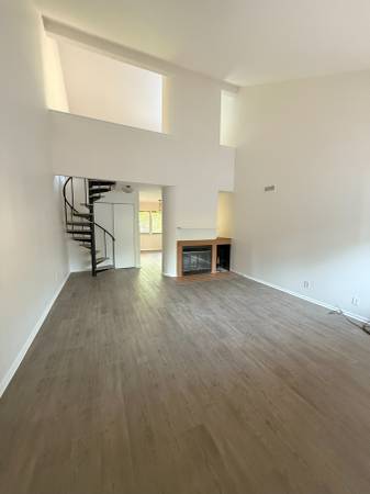 $3,200 / 1br - 01100ft2 - Newly rennovated condo in South Salem (South Salem)63816553551105120