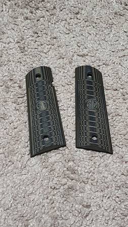 1911 Grips 1