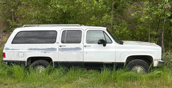 Needs transfer case rebuild 1990 Suburban Silverado 4X4 2500/ 3/4ton 1