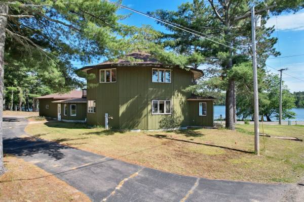 Unique Home with Silver Lake Views - Eliason Realty- MLS # 215412 1