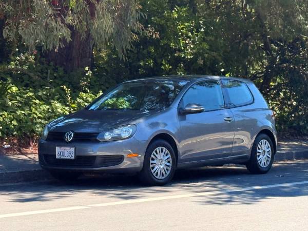 Volkswagen Golf 2010 de 2.5L ~ 81k millas - Segundo propietario - Título limpio - $5,900 (san bruno)63613171108995123