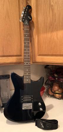 Electric Guitar with Strap 1