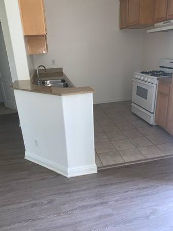 $2,250 / 2br - 1000ft2 - 2 BEDROOMS AND 2 BATHS - COZY APARTMENT NEAR LAKE BALBOA (BALBOA PARK)63774460982273124