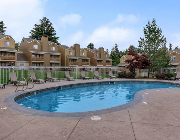 $1,895 / 2br - Relajante 2B en Portland | Cerca de la Reserva Nacional de Vida Silvestre del Río Tualatin (Tigard)63820739139587123