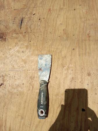 Husky Putty Knife 1