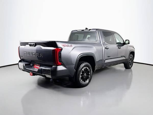 2022 Toyota TUNDRA 4WD SR5 - Photo 5