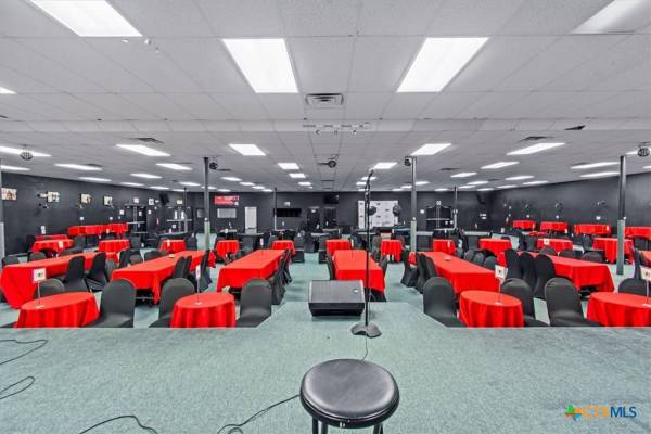 NOW HIRING: GENERAL MANAGER / EQUITY PARTNER 1