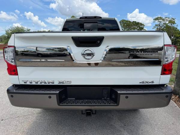 2017 Nissan TITAN XD Crew - Photo 5