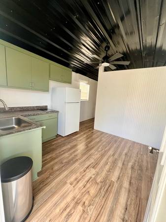 Charming Single Unit in Valley Mills | $775/mo | Avail. 8/11/2026 1