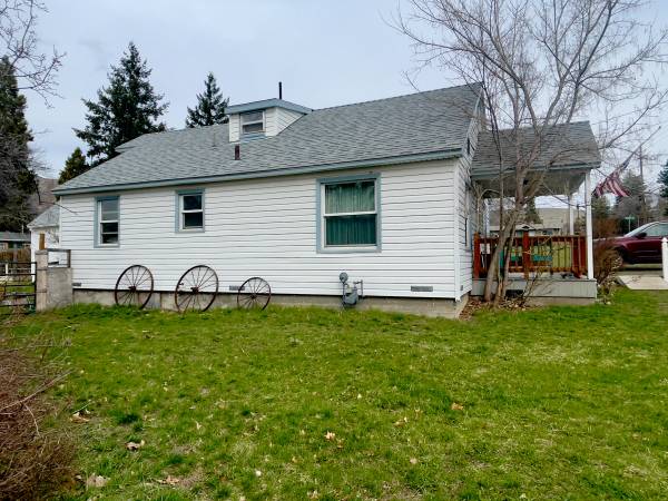 $267,500 / 4br - 1167ft2 - Cute 4brm 1.5 bath home on .34 of an acre (Klamath Falls)63794870044803124