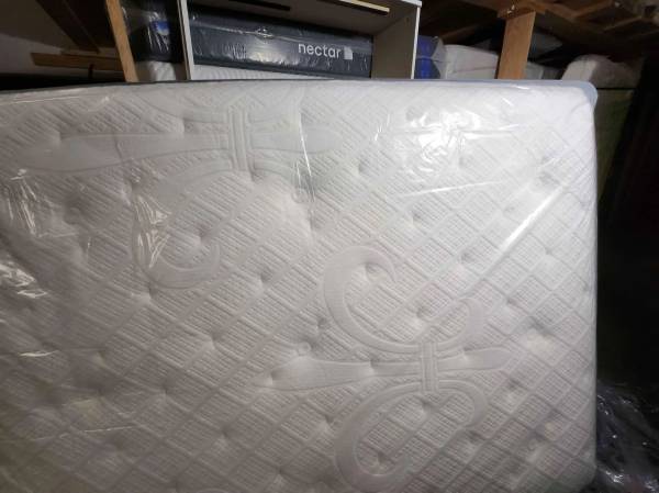 Stearns and Foster caliking Size Firm Mattress 12 Inches. - $1,20063471455271427122
