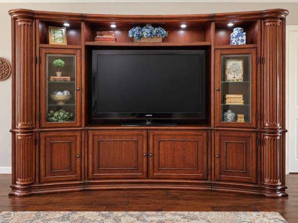 Large Traditional Entertainment Center / Wall Unit – Lighted Display Cabinets 1