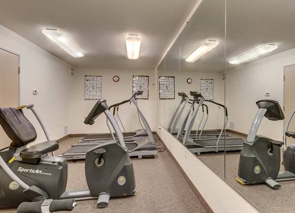 $1,099 / 2br - Internet Access, In House Beauty Salon, Fitness Center (1950 Bellerive Drive, Richland, WA)64054769814785124