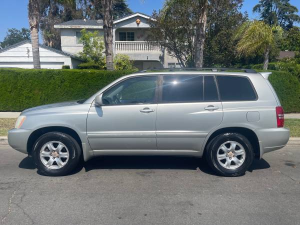 2003 Toyota Highlander v6 - $5,900 (Valley village)63624631565953124