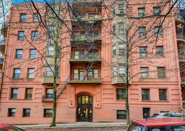 $1,295 / 1br - On-Site Management + Elevator - Right By Portland State University (Downtown Portland)64039223398275122
