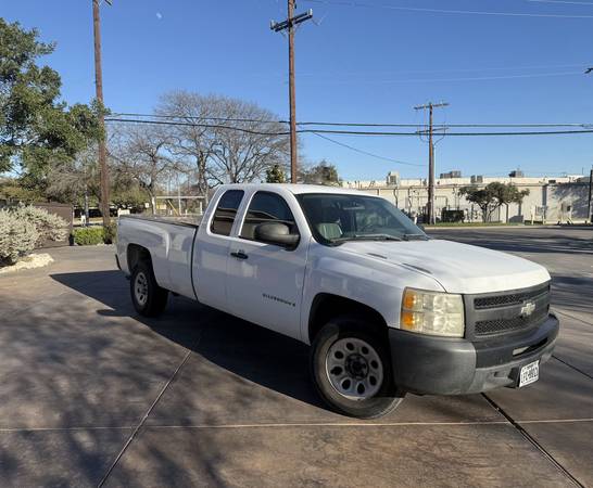 2009 Chevy C1500 Extended Cab truck 1