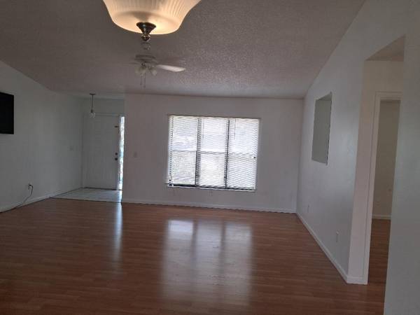 $2,400 / 3br - 1436ft2 - Listo para mudarse, alquiler fácil en el canal C-24 con suite adicional para suegros (Port St Lucie)63799684776321124