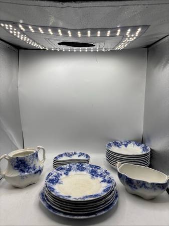 Johnson Brothers flow blue Peach Royal dinner set 1