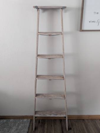 6ft Blanket Ladder 1