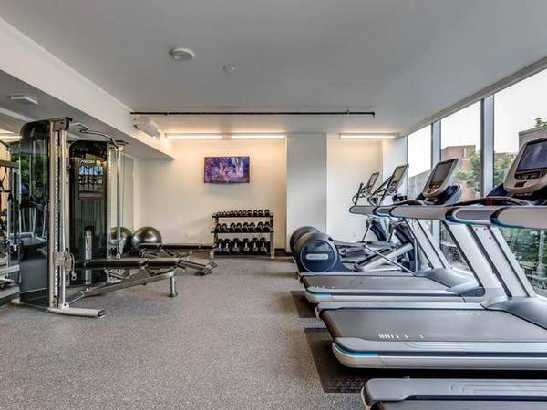 $2,654 / 1br - 634ft2 - Exposed Ceilings, In-Vanity Lighting, Wall-to-wall Plank Wood Flooring (Steps Away From The Pike Place Market & All Seattle Gem)63852482319233124