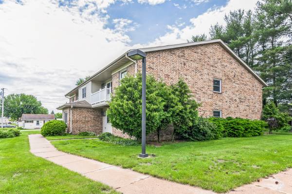 Vesper Private Exterior Storage Lawn - Room for Rent