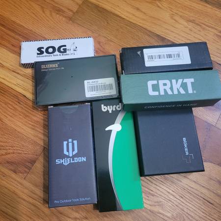 Selling Knife Collection (Lot of 26 pieces) 1