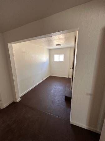 $2,200 / 800ft2 - Versatile 800 Sq Ft Office / Studio / Workshop / Storage Space (petaluma)63657913633411121