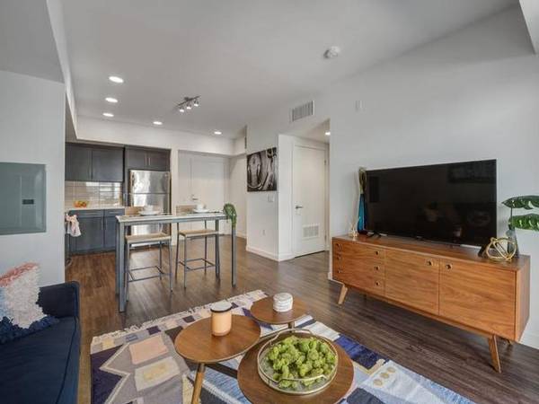 $2,675 / 518ft2 - Vive Fifty Five Fifty - ¡Porque la ubicación realmente lo es todo! (Hollywood, California)63701111428483122