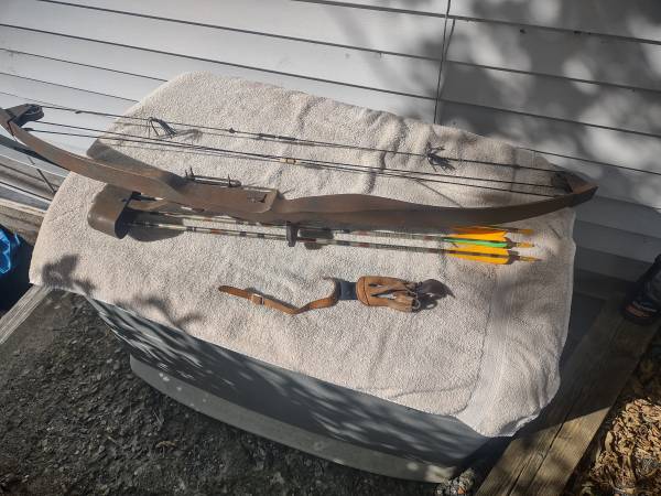 COMPOUND BOW 1