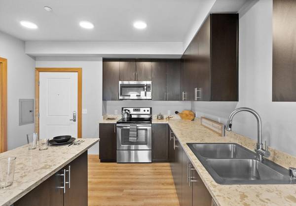 $1,875 / 1br - 525ft2 - Affordable MFTE Living  Don't Miss Out! Restrictions Apply Call (St. Helens)63934419121282120