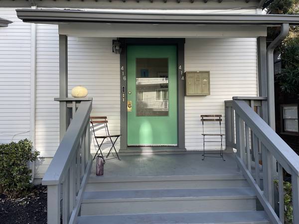 $2,295 / 1br - 700ft2 - Charming Lake Merritt Triplex Unit with Bonus Sunroom (oakland lake merritt / grand)63994100813698121