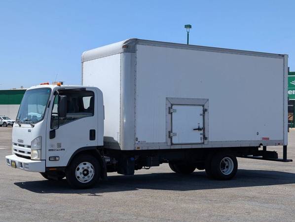2012 Isuzu NPR HD 16FT - Photo 4
