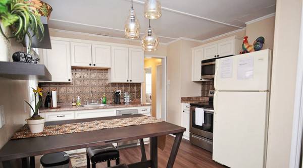 $1,000 / 2br - 1072ft2 - Fully renovated 2 Beds/2 baths (sleeps 6) house located in Normal Town (Athens, GA)63792119478915120