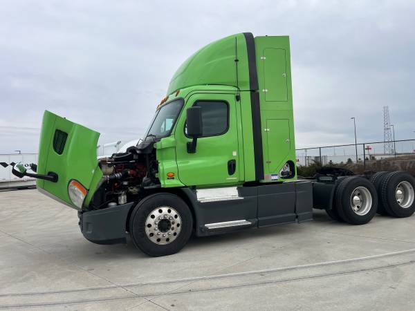 2016 Freightliner/🚨usaGAS-GNC🚨/Cummins ISX - $9,900 (Automático(13 velocidades) funciona y circula)63619012151299120